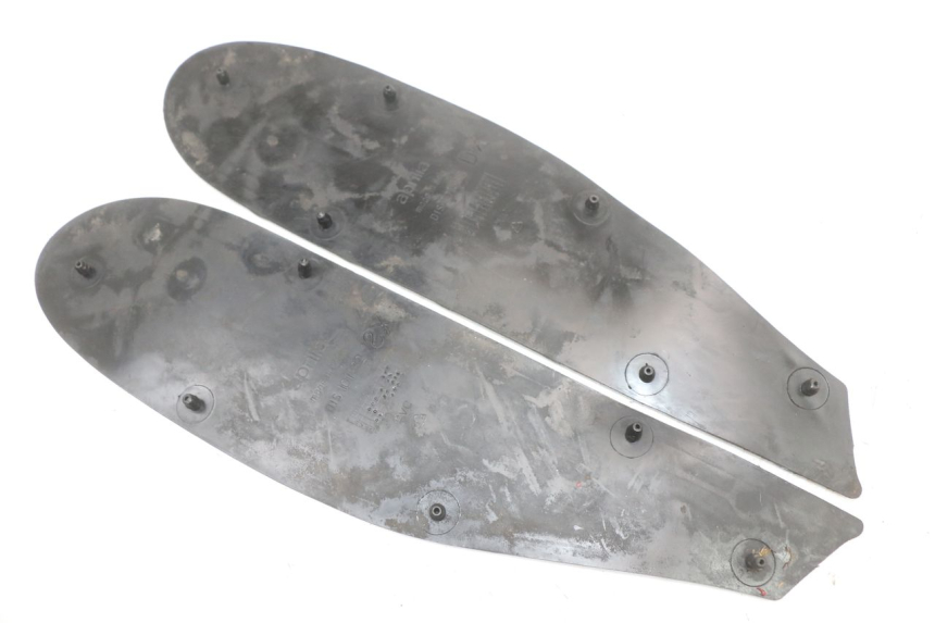 photo de VOETSTEPPENMATTEN APRILIA SR CARB LC 2T 50 (2004 - 2012) - Zoom op gebruiksstaat