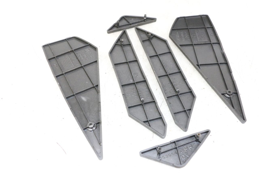 photo de VOETSTEUNMATTEN APRILIA SR MOTARD 50 (2012 - 2018) - Detail van het onderdeel