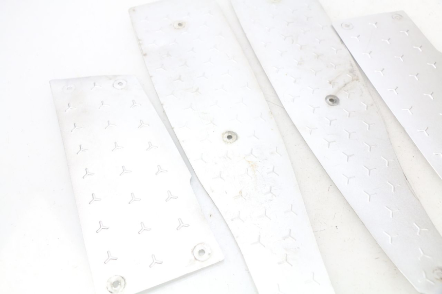 photo de VOETSTEPPENMATTEN RAZZO STEED 125 (2012 - 2018) - Zoom op gebruiksstaat