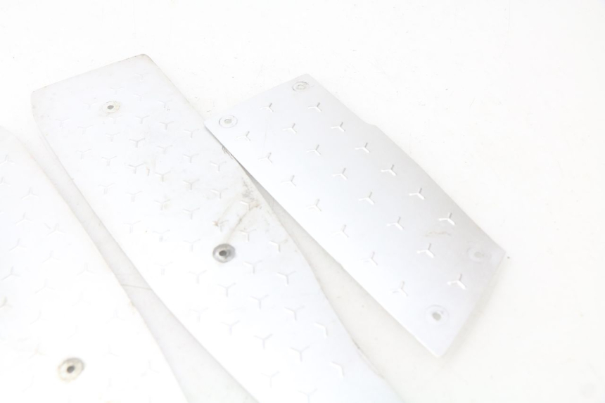 photo de VOETSTEPPENMATTEN RAZZO STEED 125 (2012 - 2018) - Andere kijkhoek