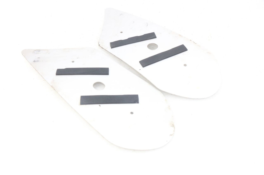 photo de VOETSTEUNMATTEN PEUGEOT STREETZONE 4T 50 (2018 - 2023) - Detail van het onderdeel