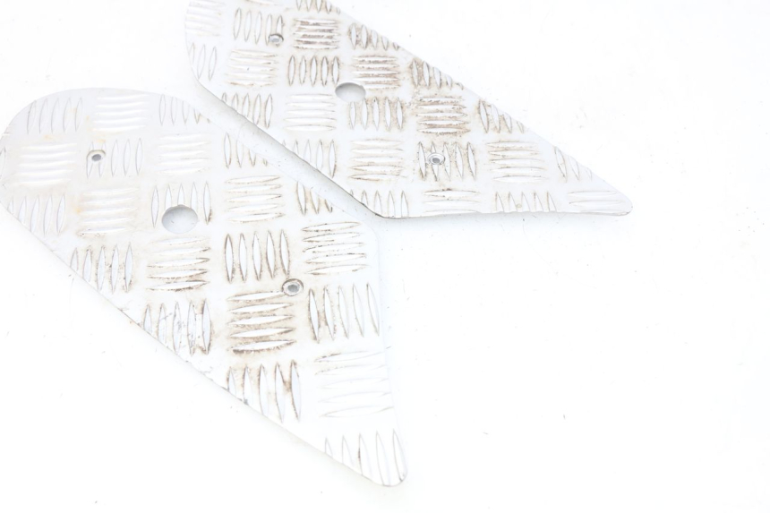 photo de VOETSTEUNMATTEN PEUGEOT STREETZONE 4T 50 (2018 - 2023) - Zoom op gebruiksstaat