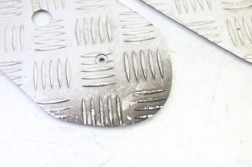 photo de VOETSTEUNMATTEN PEUGEOT STREETZONE I 2T 50 (2018 - 2020) - Detail van het onderdeel