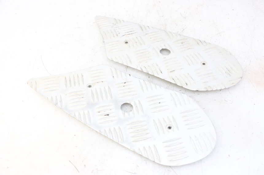 photo de VOETSTEPPENMATTEN PEUGEOT STREETZONE I NAKED 2T 50 (2018 - 2020) - Hoofdaanzicht