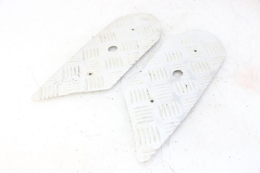 photo de VOETSTEPPENMATTEN PEUGEOT STREETZONE I NAKED 2T 50 (2018 - 2020) - Andere kijkhoek