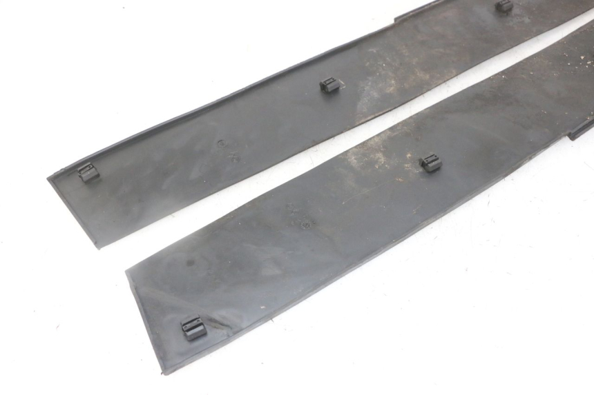 photo de VOETSTEUNMATTEN PIAGGIO SUPER LX 125 (2000 - 2003) - Technische close-up