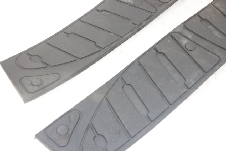 photo de VOETSTEUNMATTEN PIAGGIO SUPER LX 125 (2000 - 2003) - Staat van het oppervlak