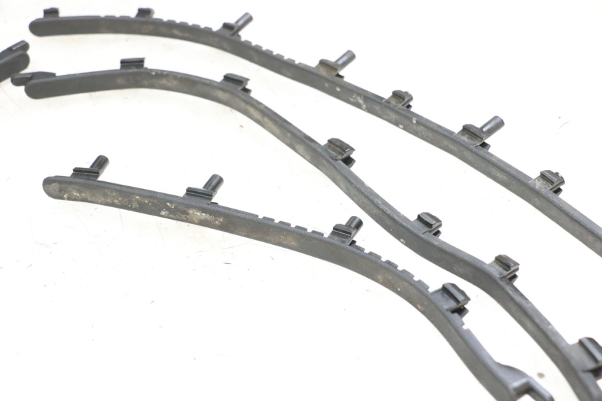 photo de VOETSTEPPENMAT PIAGGIO VESPA LX 125 (2005 - 2010) - Detail van het onderdeel