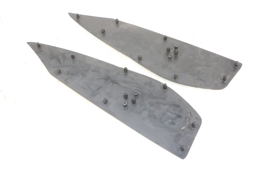 photo de VOETSTEUNMATTEN YAMAHA XMAX X-MAX ABS 125 (2017 - 2020) - Detail van het onderdeel