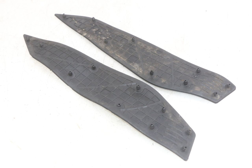 photo de VOETSTEUNMATTEN YAMAHA X-MAX XMAX 250 (2006 - 2009) - Detail van het onderdeel