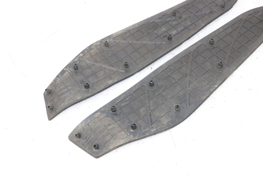 photo de VOETSTEUNMATTEN YAMAHA X-MAX XMAX 250 (2006 - 2009) - Detail van het onderdeel