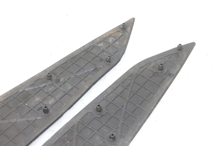 photo de VOETSTEUNMATTEN YAMAHA X-MAX XMAX 250 (2006 - 2009) - Zoom op gebruiksstaat