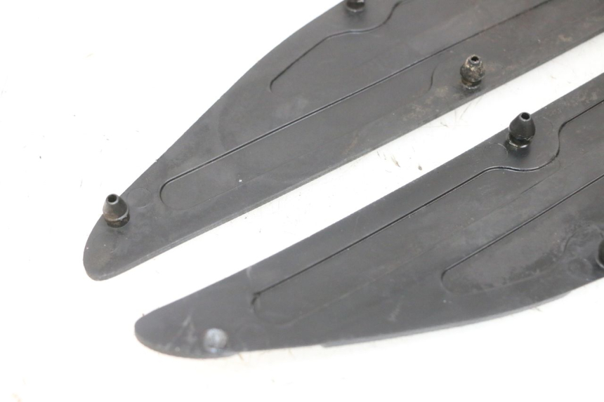 photo de VOETSTEUNMATTEN YAMAHA X-MAX XMAX 125 (2010 - 2013) - Detail van het onderdeel