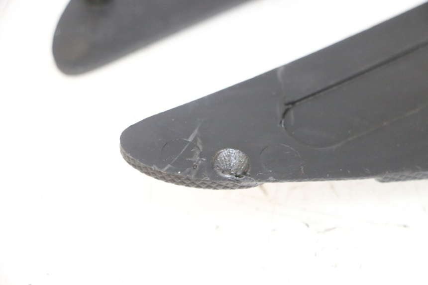 photo de VOETSTEUNMATTEN YAMAHA X-MAX XMAX 125 (2010 - 2013) - Zoom op gebruiksstaat