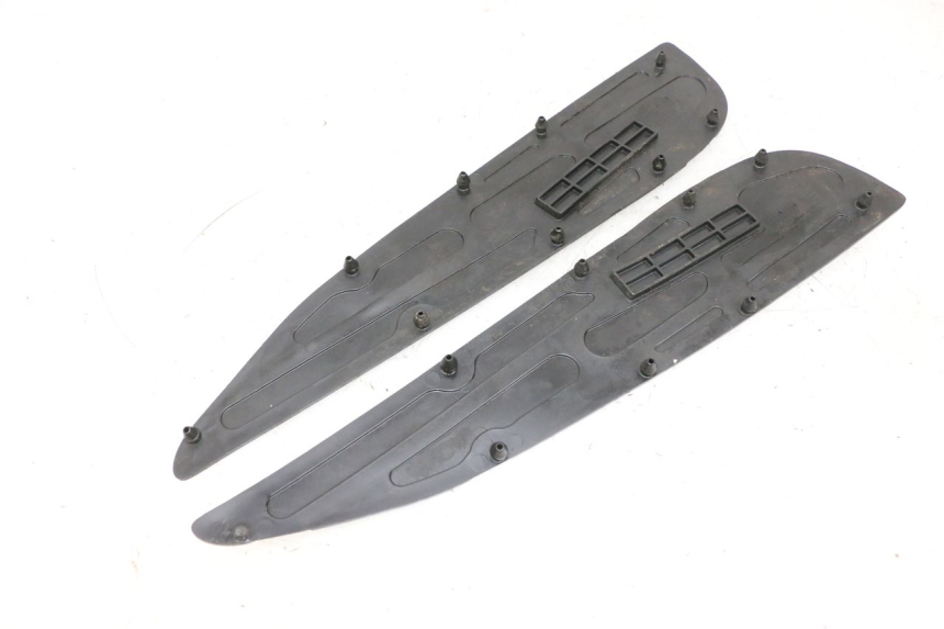 photo de VOETSTEUNMATTEN YAMAHA X-MAX XMAX 125 (2010 - 2013) - Bevestigingspunten