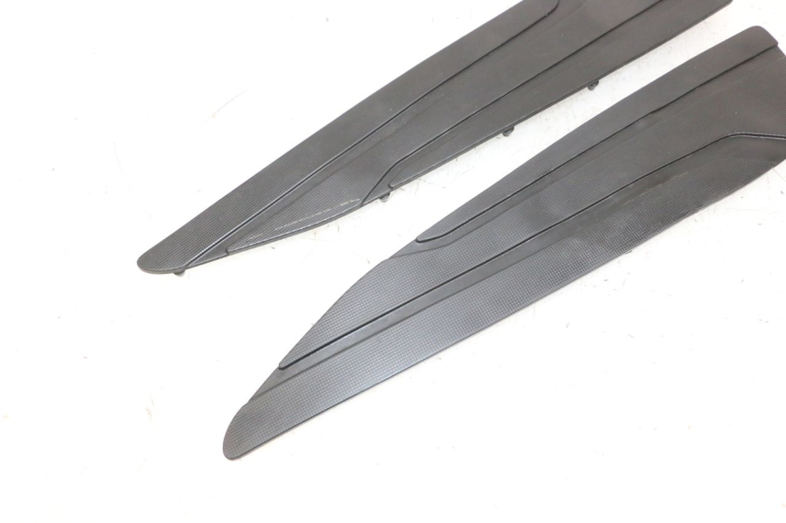 photo de VOETSTEUNMATTEN YAMAHA X-MAX XMAX 125 (2010 - 2013) - Staat van het oppervlak