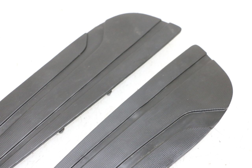 photo de VOETSTEUNMATTEN YAMAHA X-MAX XMAX 125 (2010 - 2013) - Gecontroleerd onderdeel