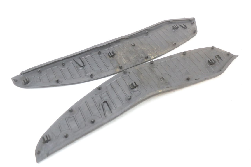 photo de VOETSTEPPENMAT PIAGGIO X10 125 (2012 - 2017) - Zoom op gebruiksstaat