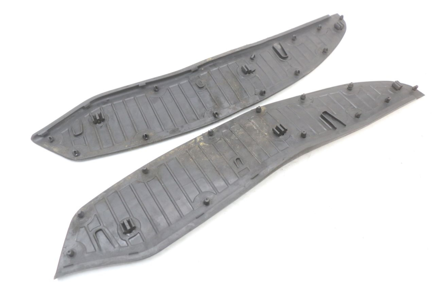 photo de VOETSTEPPENMAT PIAGGIO X10 125 (2012 - 2017) - Andere kijkhoek