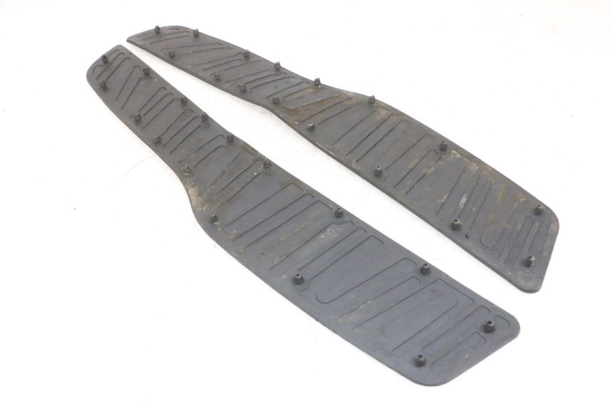 photo de VOETSTEPPENMAT PIAGGIO X8 125 (2004 - 2007) - Detail van het onderdeel