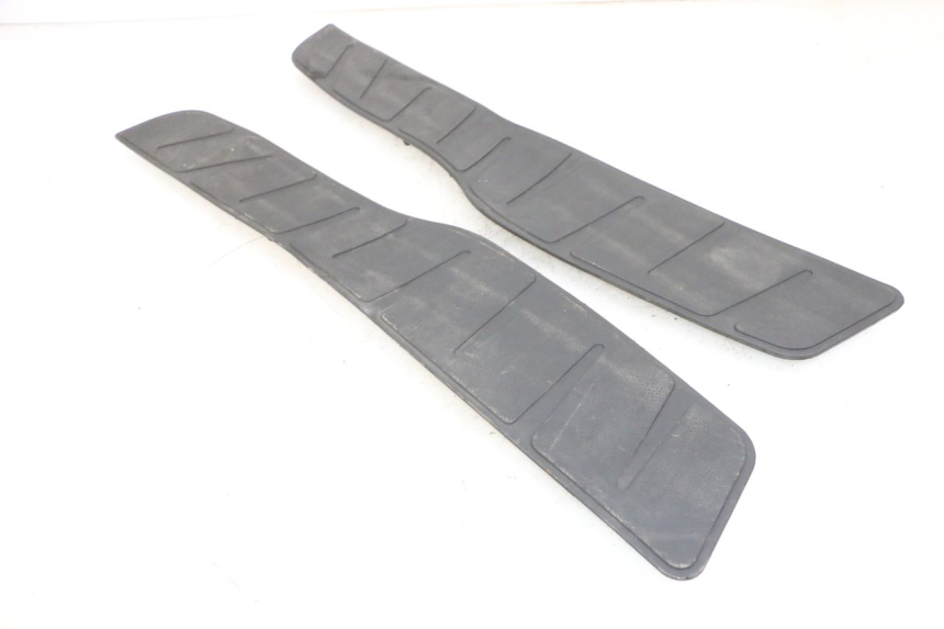 photo de VOETSTEPPENMAT PIAGGIO X8 125 (2004 - 2007) - Zoom op gebruiksstaat