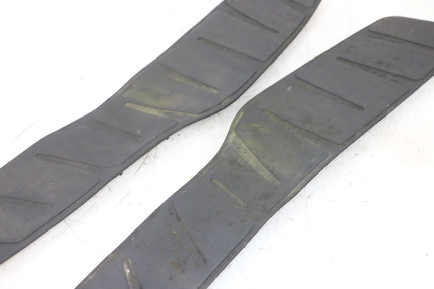 photo de VOETSTEPPENMAT PIAGGIO X8 125 (2004 - 2007) - Staat van het oppervlak