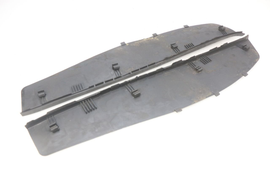 photo de VOETSTEPPENMATTEN PIAGGIO X9 EVOLUTION 250 (2003 - 2007) - Detail van het onderdeel