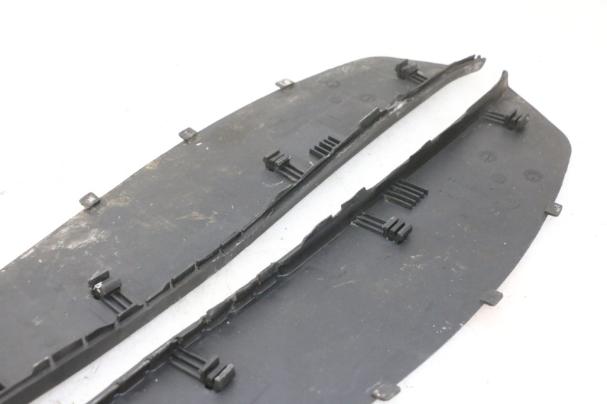 photo de VOETSTEPPENMATTEN PIAGGIO X9 EVOLUTION 125 (2003 - 2007) - Technische close-up