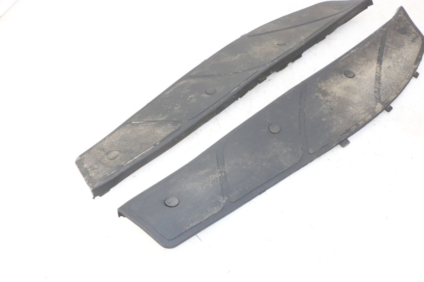 photo de VOETSTEPPENMATTEN PIAGGIO X9 EVOLUTION 125 (2003 - 2007) - Bevestigingspunten