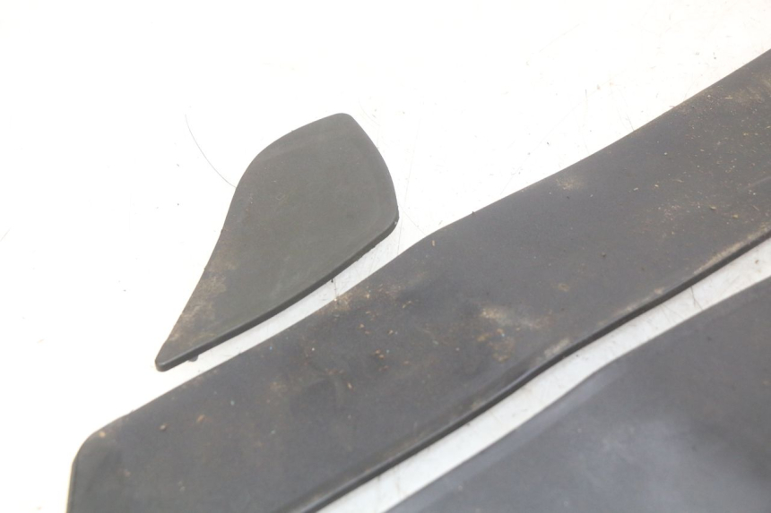 photo de VOETSTEUNMATTEN YAMAHA YP MAJESTY 400 (2004 - 2008) - Andere kijkhoek