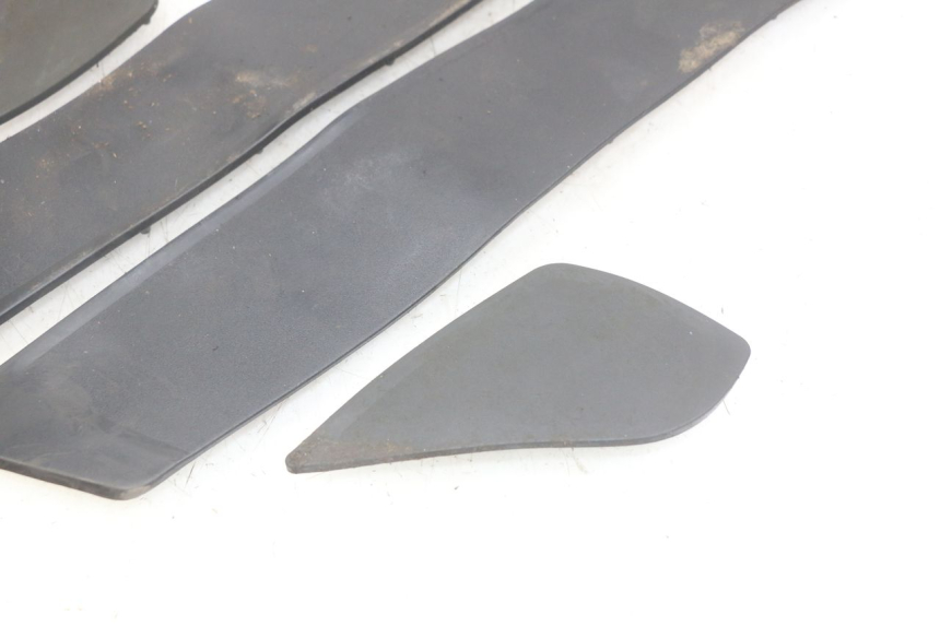 photo de VOETSTEUNMATTEN YAMAHA YP MAJESTY 400 (2004 - 2008) - Technische close-up