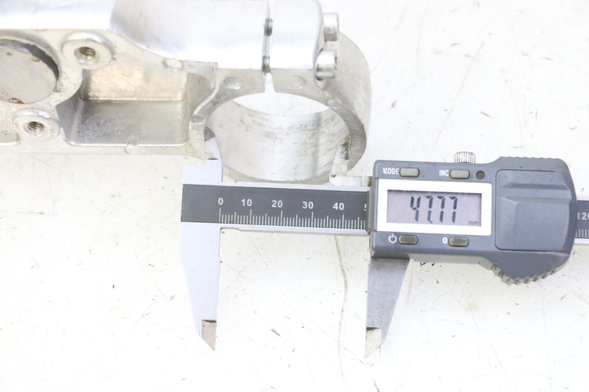 photo de VORKSTEUNING LONCIN DIRT BIKE 125 - Zoom op gebruiksstaat