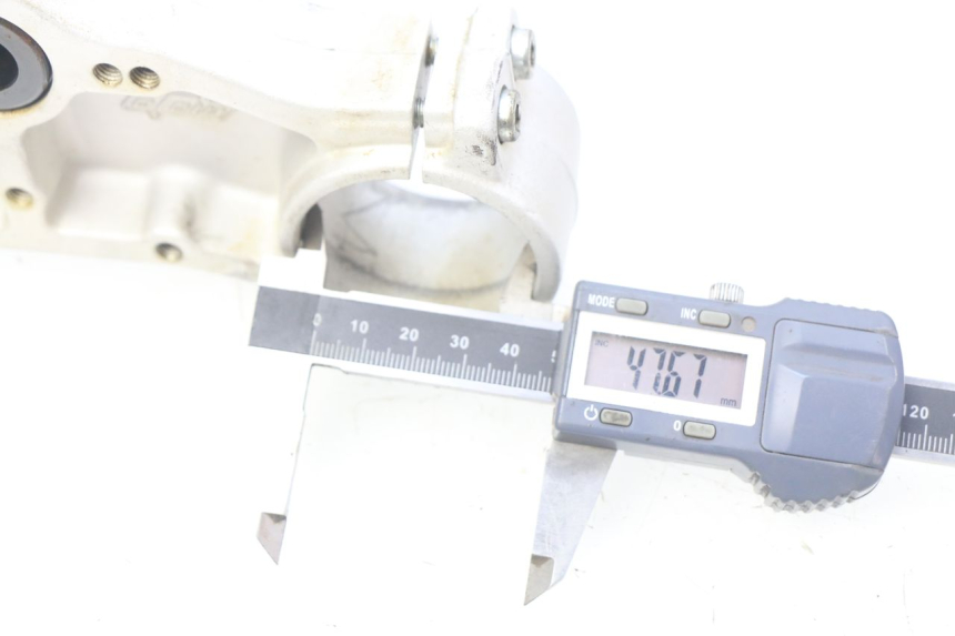 photo de VORKSTEUN XTRM FACTORY DIRTBIKE BSE 150 - Zoom op gebruiksstaat