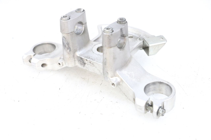 photo de Bovenste vorkbrug SUZUKI BURGMAN 650 (2013 - 2020) - Bevestigingspunten