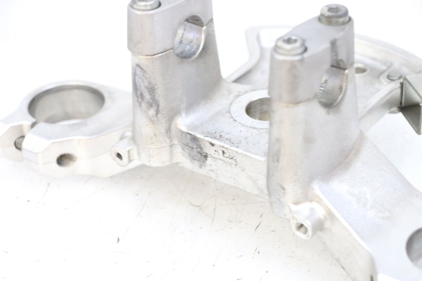 photo de Bovenste vorkbrug SUZUKI BURGMAN 650 (2013 - 2020) - Staat van het oppervlak