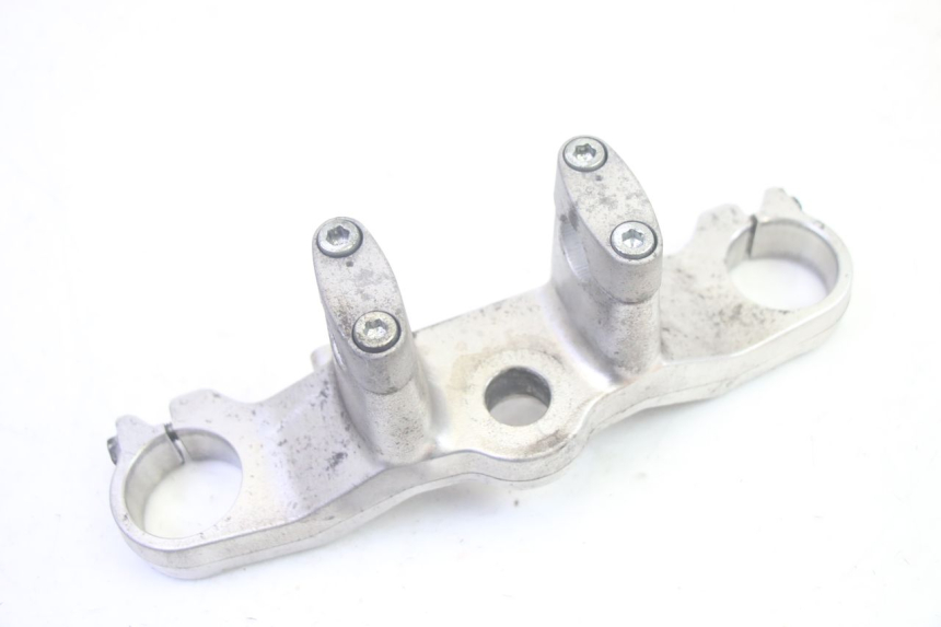 photo de Bovenste vorkkroon SUZUKI BURGMAN EXECUTIVE ABS 650 (2006 - 2012) - Detail van het onderdeel