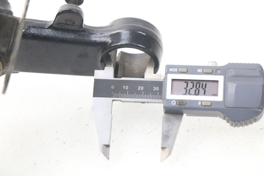 photo de Bovenste vorkkroon HONDA CA REBEL 125 (1995 - 2001) - Zoom op gebruiksstaat