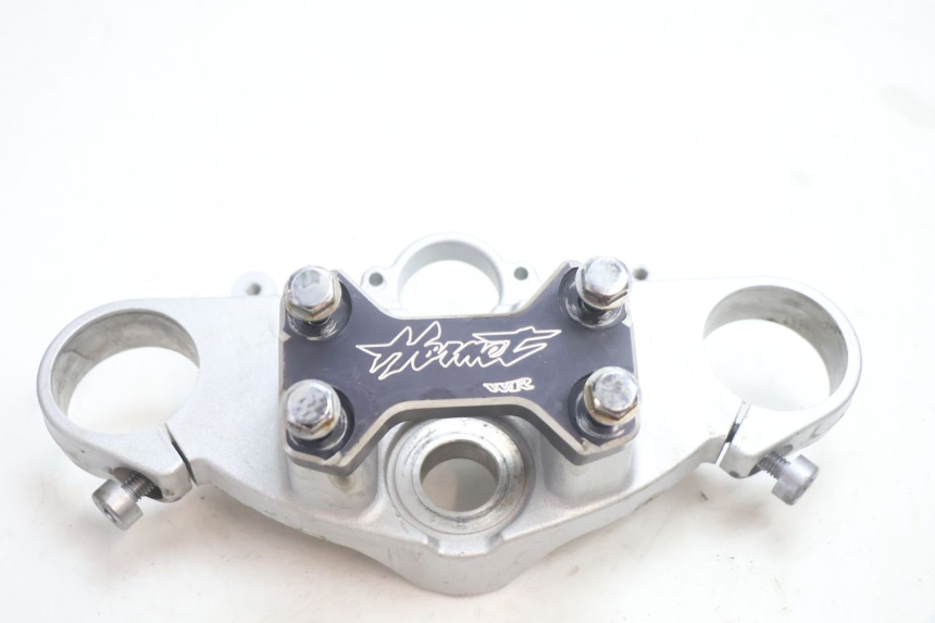 photo de Bovenste vorkklem HONDA CB F HORNET 600 (2005 - 2006) - Detail van het onderdeel