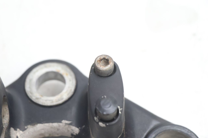 photo de Bovenste vorkklem HONDA CB TWO FIFTY 250 (1991 - 2002) - Detail van het onderdeel