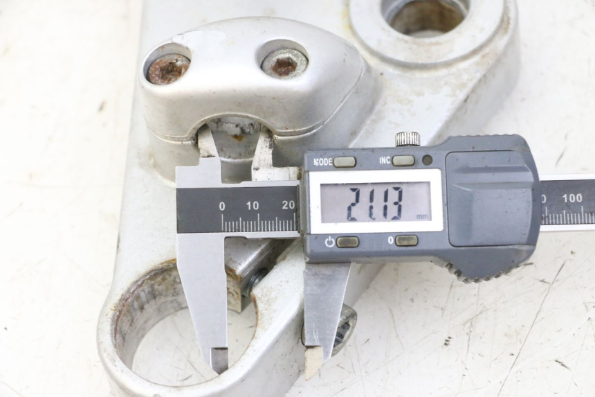 photo de Bovenste vorkkroon APRILIA CLASSIC 125 (1995 - 2001) - Detail van het onderdeel