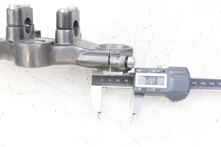 photo de Bovenste vorkbrug DERBI SENDA R X-TREME 50 (2006 - 2010) - Detail van het onderdeel