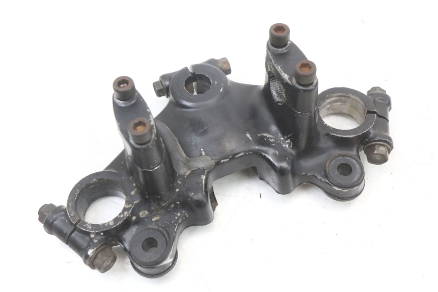 photo de Bovenste vorkkroon SUZUKI GSX E 250 (1982 - 1983) - Zoom op gebruiksstaat