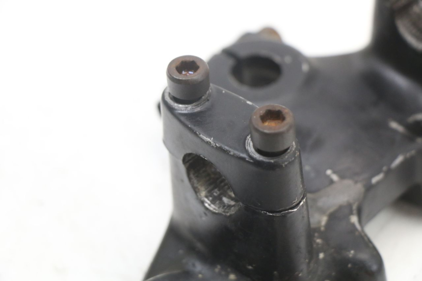 photo de Bovenste vorkkroon SUZUKI GSX E 250 (1982 - 1983) - Technische close-up