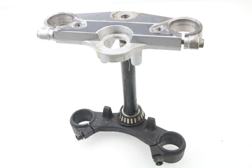photo de Bovenste vorkbrug SUZUKI GSXF GSX F 600 (1988 - 1997) - Detail van het onderdeel