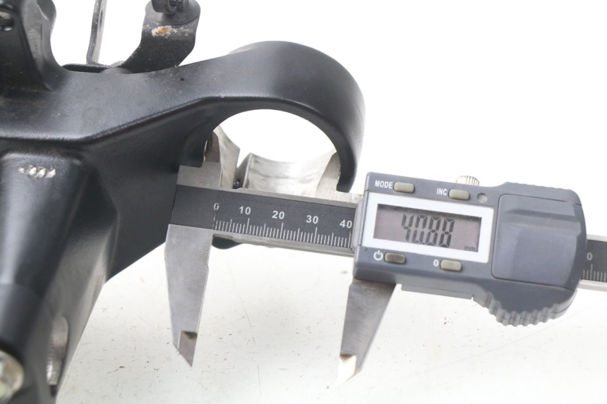 photo de Bovenste vorkkroon HONDA INTEGRA NC D 750 (2016 - 2018) - Detail van het onderdeel