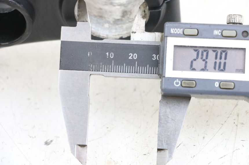 photo de Bovenste vorkkroon KYMCO K-PW K-PIPE 50 (2012 - 2017) - Detail van het onderdeel