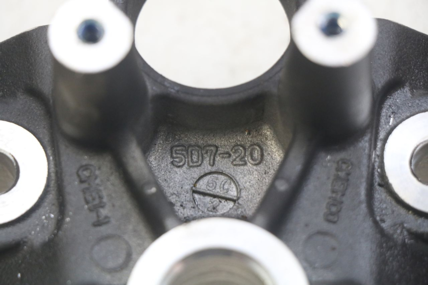 photo de Bovenste vorkkroon YAMAHA MT ABS 125 (2014 - 2018) - Andere kijkhoek