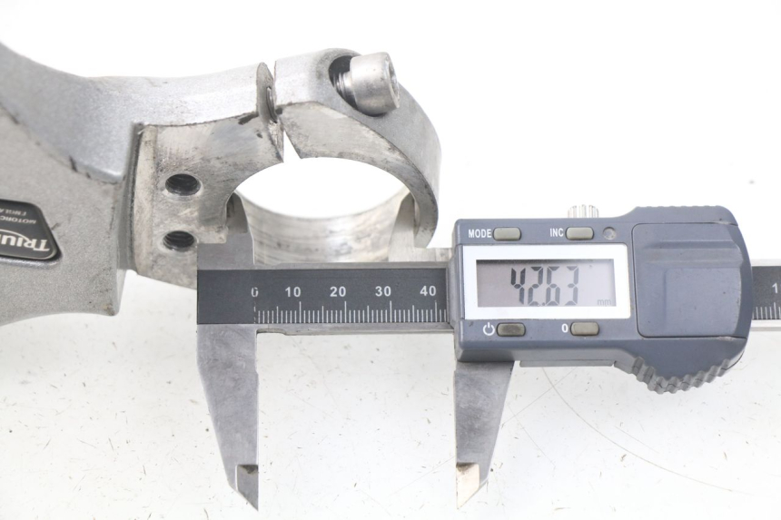 photo de Bovenste vorkkroon TRIUMPH SPRINT ST ABS 1050 (2005 - 2007) - Andere kijkhoek