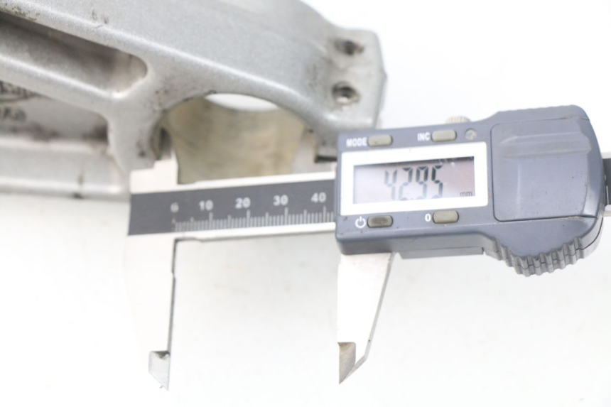 photo de Bovenste vorkkroon TRIUMPH SPRINT ST ABS 1050 (2005 - 2007) - Technische close-up