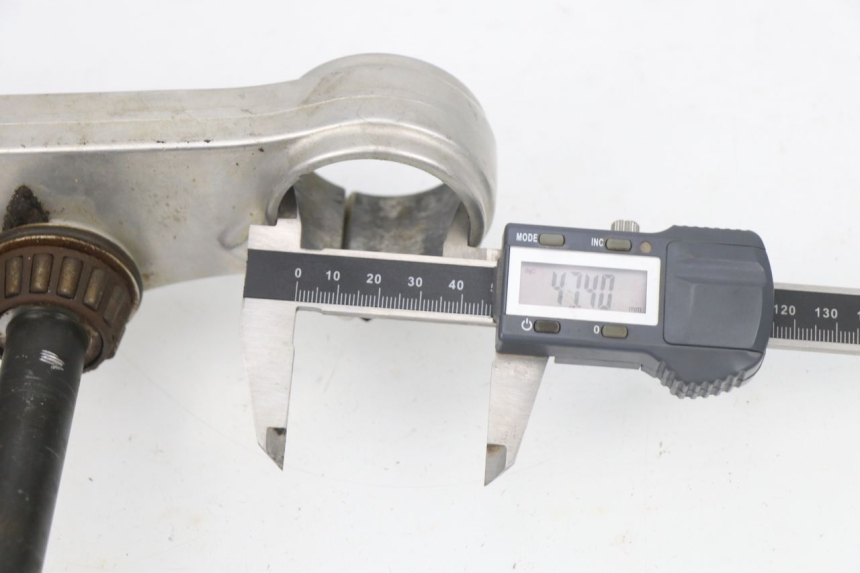 photo de Bovenste vorkkroon KTM SX 65 (2009 - 2015) - Detail van het onderdeel